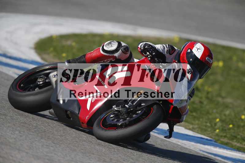 /Archiv-2024/01 26.-28.01.2024 Moto Center Thun Jerez/Gruppe schwarz-black/864